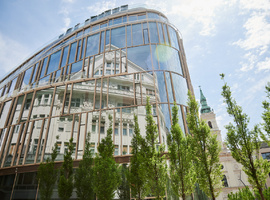 Szervita Square Building